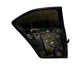 Levé zadní dveře černá metalíza LF9R Škoda Octavia 3 sedan - 2