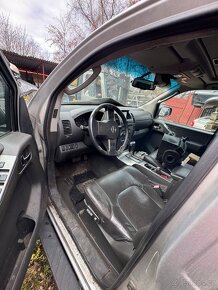 Nissan Navara D40 rv 06 2,5 D 126 kw automat - 2
