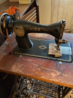 Retro šicí stroj Singer - 2