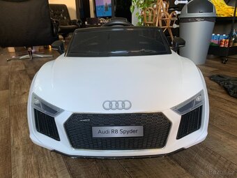 Ramiz elektrické autíčko Audi R8 Spyder 24Ghz bílé - 2