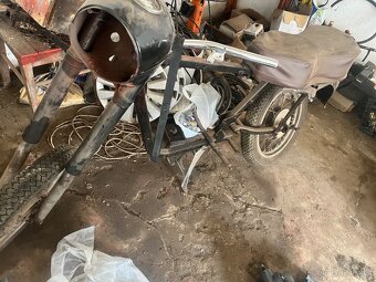 Jawa 250 353 jako soubor náhradních dílů - 2
