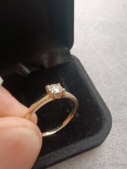 Zlatý prsten s diamantem - 2