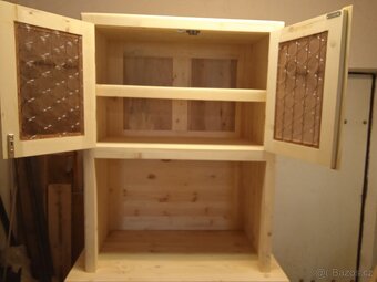 Prodám novou selskou kredenc z masivu bez povrchové úpravy - 2