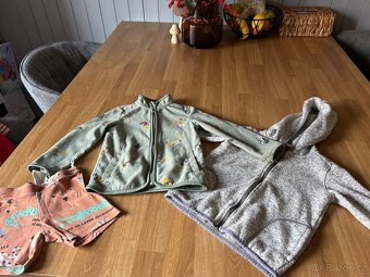 Dětské mikiny a trička velikost 98 - 2