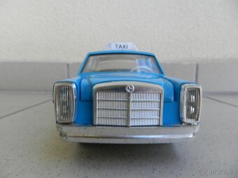 MERCEDES 250 - TAXI - ITES r. 1972 ČSSR - - 2
