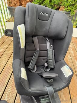 Otočná 360° autosedačka 9-18 měsíců Nuna Prym - 2