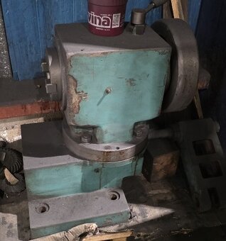 Frézka konzolová FGU 32 - 2