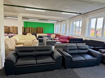 Sedací souprava 3 + 2 + taburet - kůže - NEPOUŽITÁ - 2