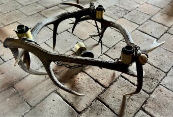 Lustr, Lampa z jeleního paroží 3-ramenná. - 2