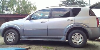 Plastové lemy Ssangyong Rexton - 2