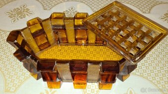 MISKA NA KVĚTINY - 2