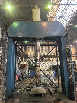 Hydraulický lis 150 T - 2