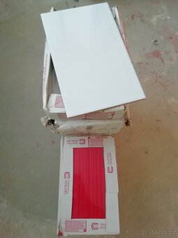 Nové obklady bílá+červená 25x40 - 2