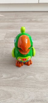 Mluvící a chodící papoušek - 2