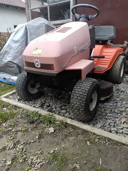 Zahradní traktůrek Husqvarna - 2