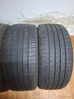 Letní pneu 235/45/18 - 2