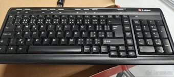 Labtec bezdrátová multimediální CZ klávesnice - 2
