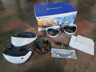 Sony PlayStation VR2 + originální nabíjecí stanice + PC adap - 2