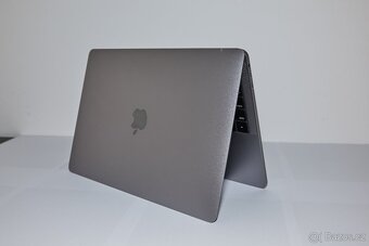 Prodam Macbook pro 13 2019 i5 - 2