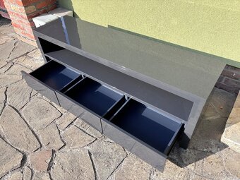 Stolek pod tv - 2