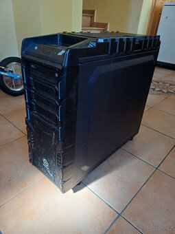 Prodám starší herní PC bednu Thermaltake - 2
