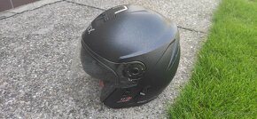 Prodám motocyklovou helmu se sluneční clonou Grex - 2