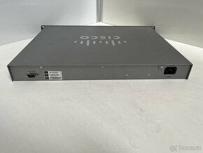 Kvalitní switch Cisco SG300-52P PoE - 2