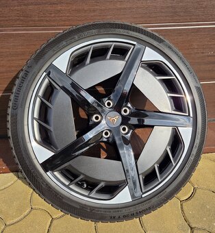 Orig.zimní sada Seat CUPRA BORN 20" pneu 215/45/20 - 2
