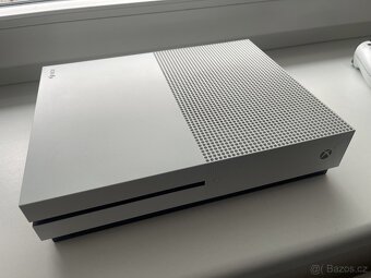 Xbox One S - 2