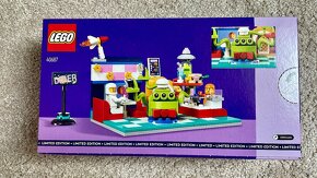 LEGO 40687 Mimozemšťan a vesmírná restaurace Stav: nové - 2