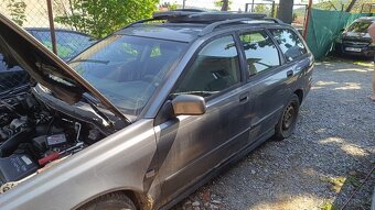 Volvo V40 1.9di 85kw pouze náhradní díly - 2