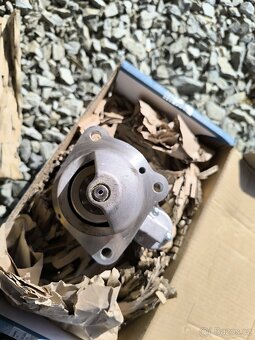 Nový Startér 3KW 10 zubů 12V 2873K405 - 2