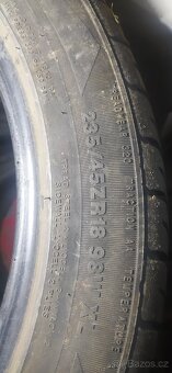 Letní pneu 235/45/18 - 2