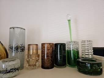 SBÍRÁM: STARÉ VÁZY, RETRO VÁZIČKY, SKLO, FIGURKY, PLASTIKY - 2
