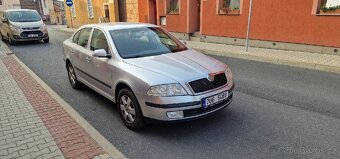 Škoda octavia 2 1.6 fsi 2008 Kupovane v cz 1 majitel pireli. - 2