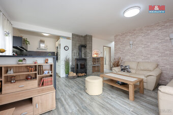 Prodej rodinného domu, 450 m², Dolany - 2