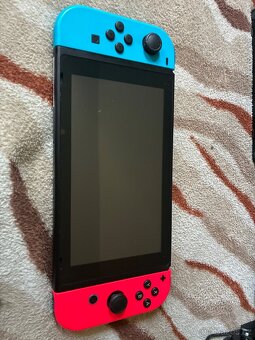 Prodám Nintendo Switch + 3 hry - 2