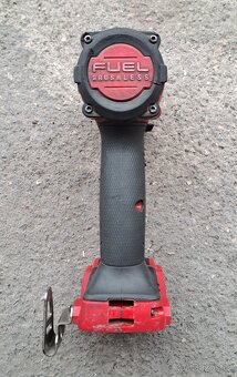 Rázový utahovák Milwaukee 18v - 2