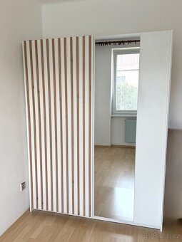 Šatní skříň - 2