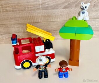 Lego Duplo 10901 Hasičské auto - 2