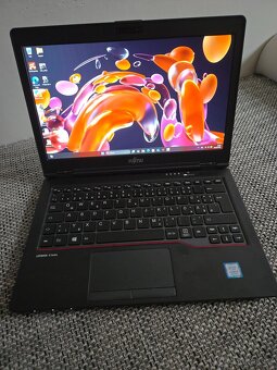 Fujitsu Lifebook U729 - 2