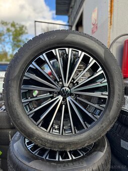 235/55/18 original zánovní zimní sada VW - 2