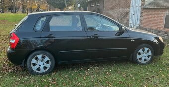Prodám černou Kiu Cerato, 77kW, 2005 - 2