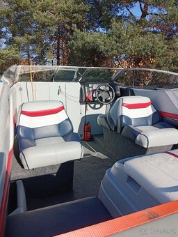 Motorový člun, kajutová loď - 2