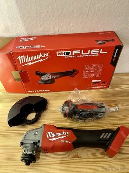 AKU úhlová bruska Milwaukee M18 FSAG125X - 2