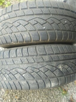 2ks zimní 205/60 R15 zimní cena za obě pneu - 2