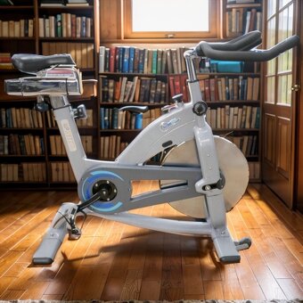 Cyklotrenažer spinning Precor Teambike - 2