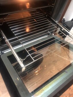 Vystavěna pečící trouba Siguro  BO-L35 - 2