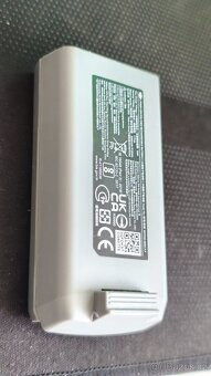 DJI Mini 2 baterie a ovladač - 2