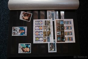 Kniha známek s vesmírnou tématikou - SSSR i USA - 11 stran - 2